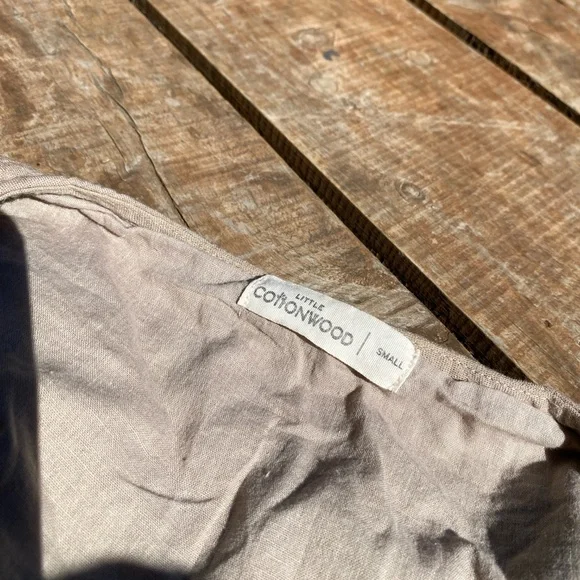 Little Cottonwood linen wrap dress / Astrid - Picture 2 of 2